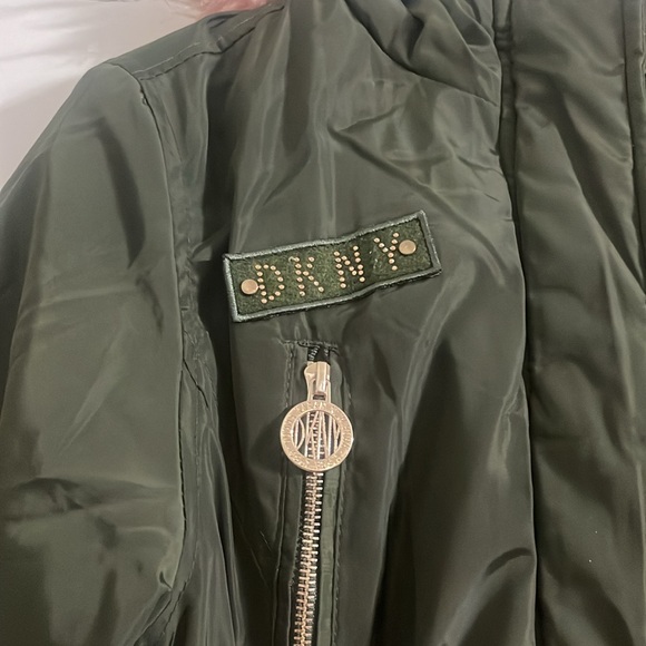 DKNY Girls Long Puffer Coat size L 14/16 color green with pink Faux-Fur Hood - Picture 3 of 13